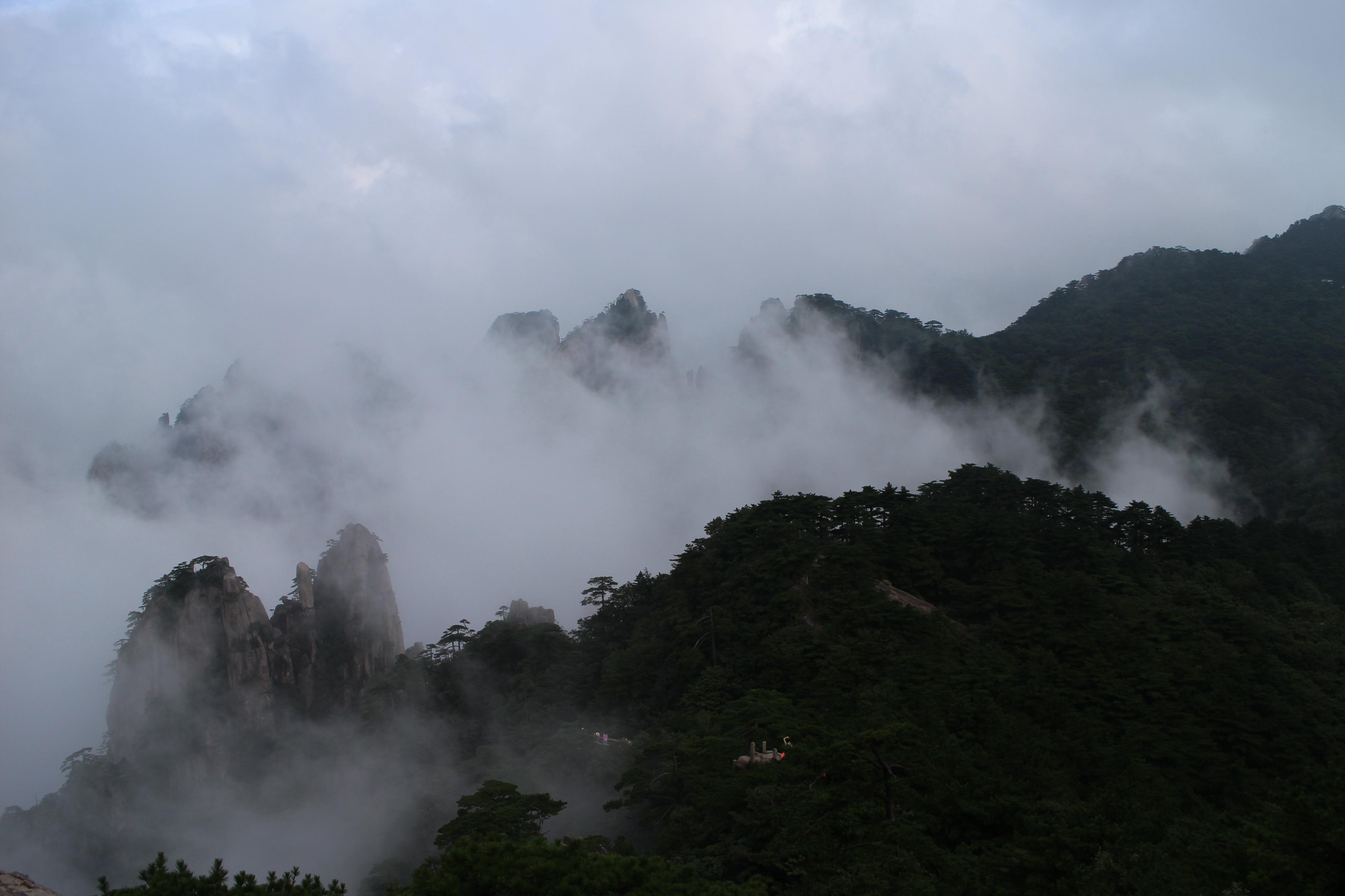 黄山景区内住宿攻略_黄山景区内住宿住哪里会便宜些_黄山风景区旅游住宿攻略