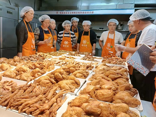 哪有学卤菜熟食技术_学熟食卤菜技术培训多少钱_学做卤菜熟食多少学费